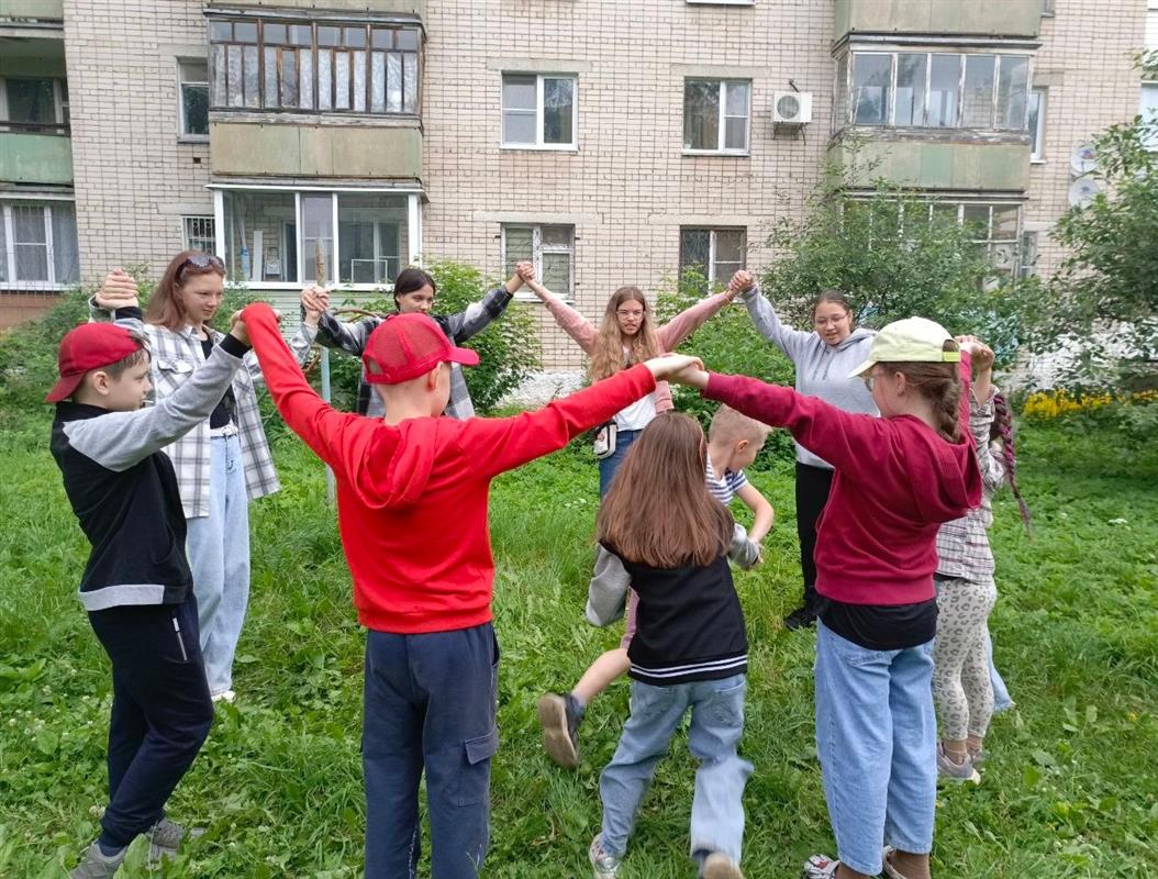 Более сотни детей и подростков стали участниками проекта «Выходи гулять, Кострома»