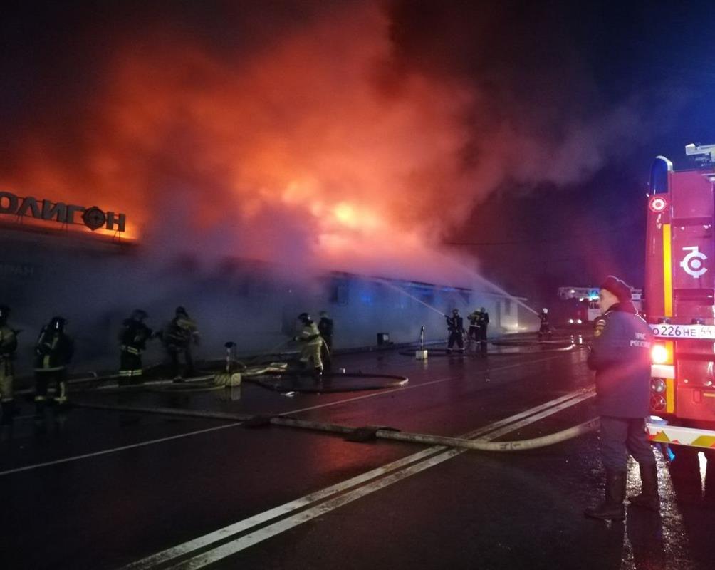 Крупный пожар произошел ночью в костромском кафе «Полигон»: есть погибшие