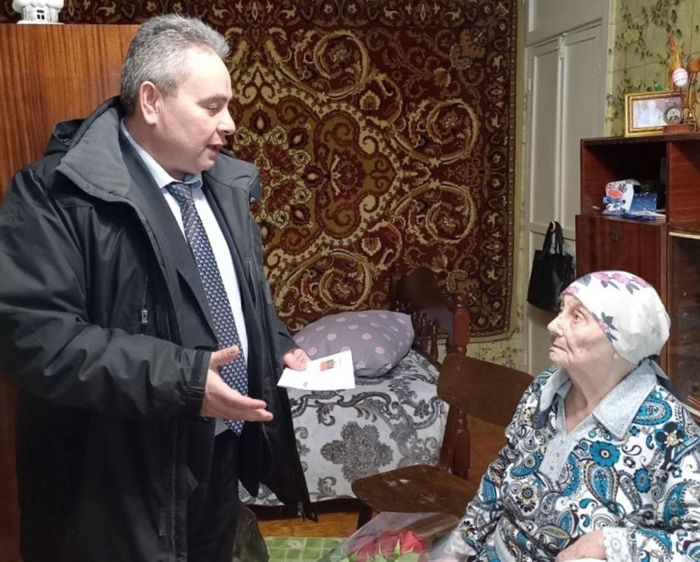 Костромичка Валентина Яковлева отметила 100-летний юбилей
