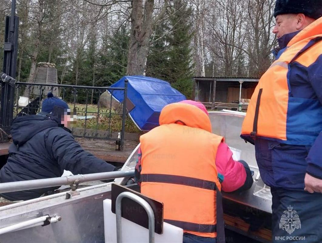 Некоторые костромские рыбаки выходят на воду вопреки запрету: им грозят штрафы