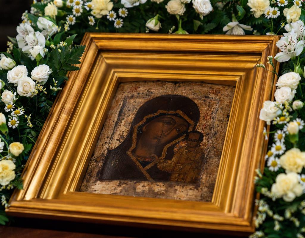 Жители Костромы смогут помолиться о Победе перед чудотворной иконой Богородицы