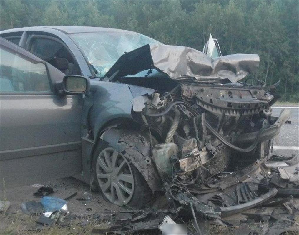 В ДТП с иномарками на костромской трассе погиб человек 