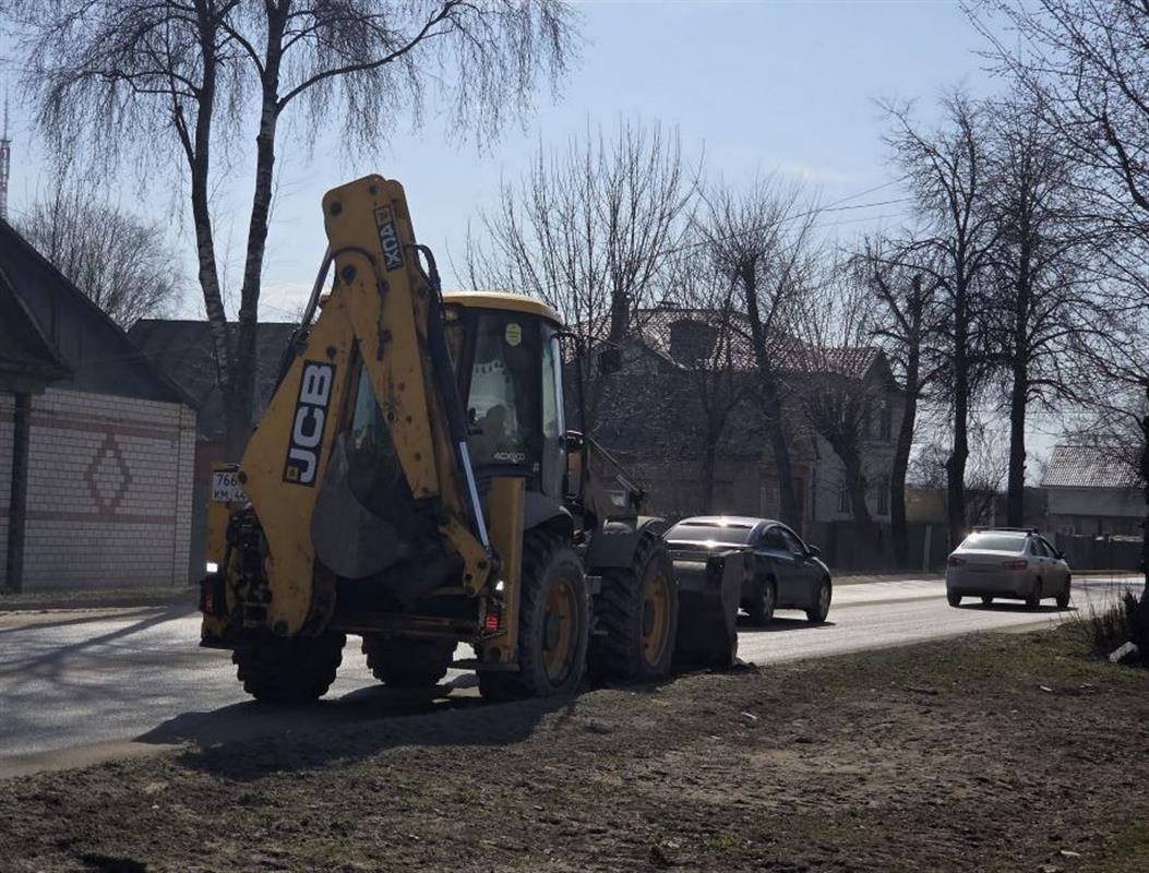 Костромские магистрали очищают от зимних остатков песко-соляной смеси