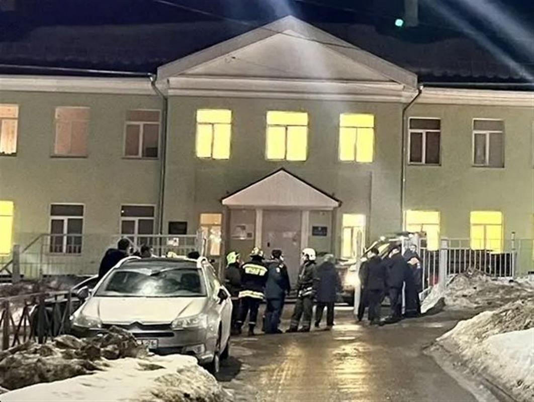 Во дворе гимназии №28 Костромы обезврежены обломки БПЛА 