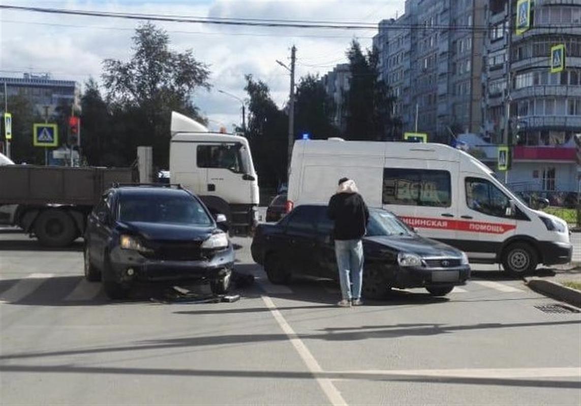 Названы самые аварийно-опасные участки дорог в Костроме
