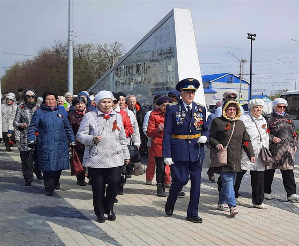 В Костроме ветераны возложили цветы к памятникам в честь Героев войны
