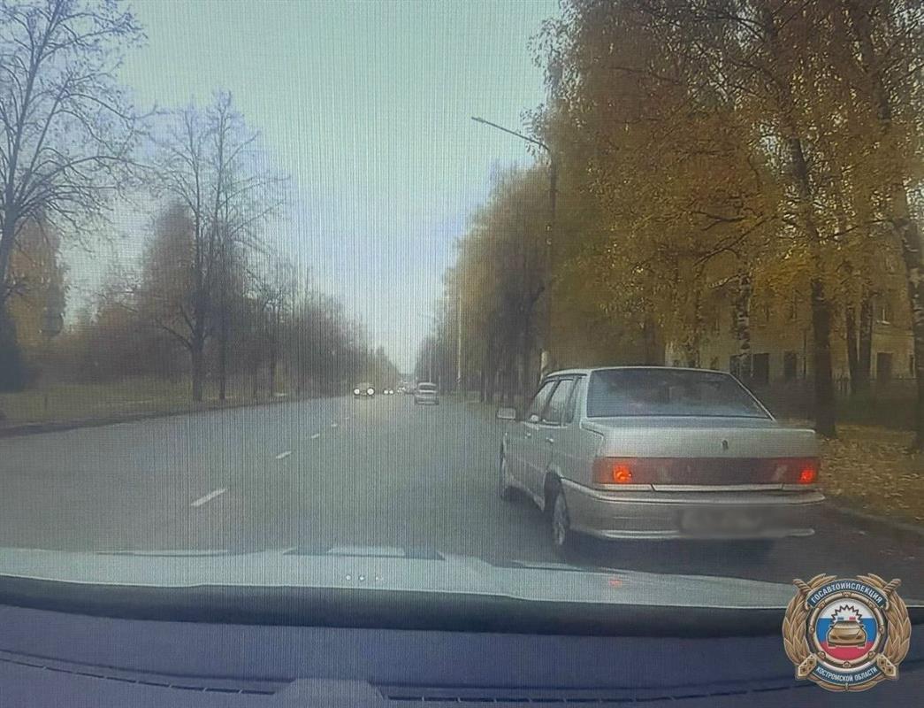 На улицах Костромы задержали водителя без прав на автомобиле с поддельными номерами