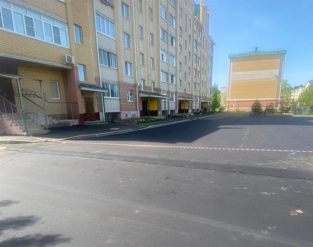 Комиссия проверяет качество работ по благоустройству костромских дворов