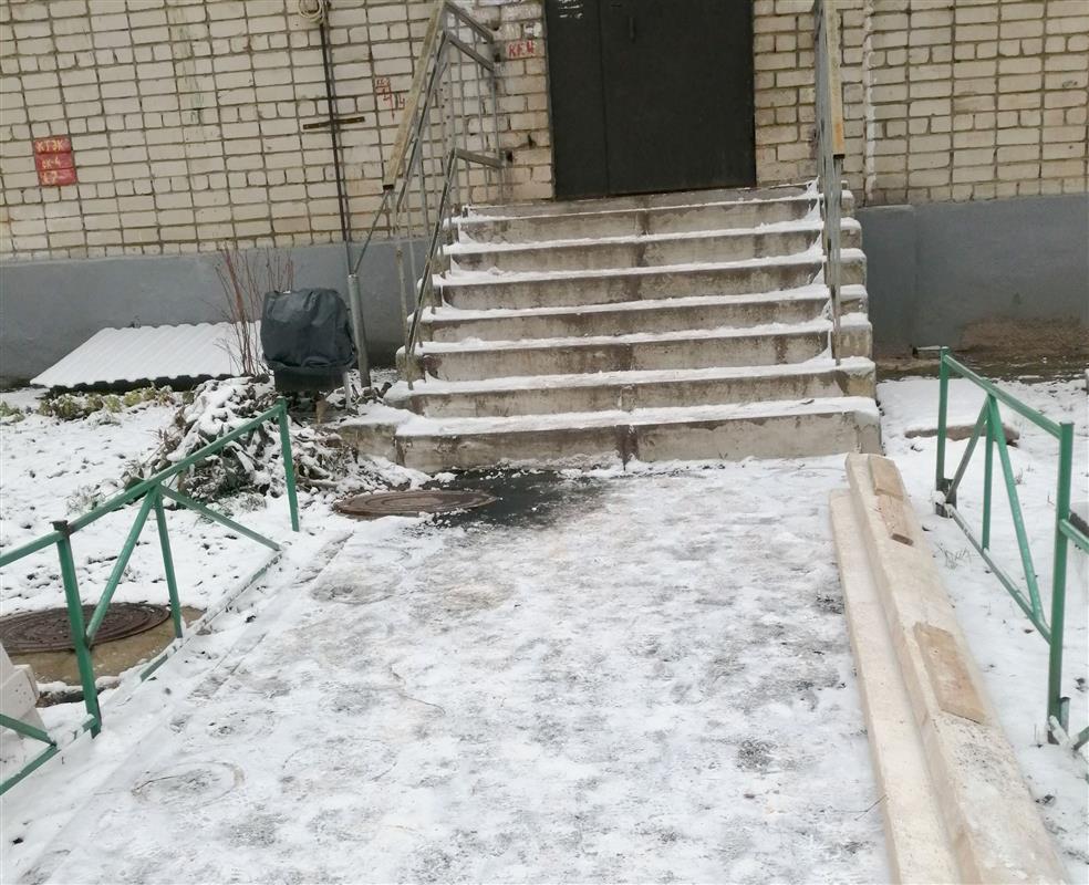 За неубранный снег в костромских дворах управляющим компаниям грозят штрафы 
