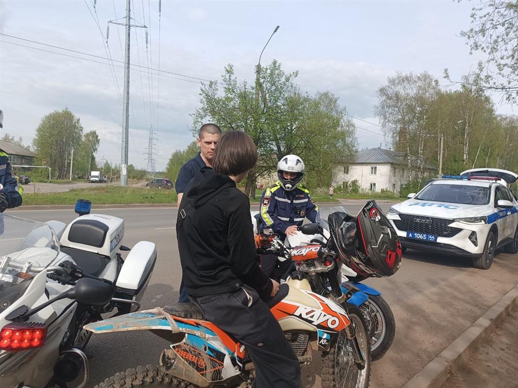 За два дня на костромских дорогах пресечено более 20 нарушений водителями мототранспорта 
