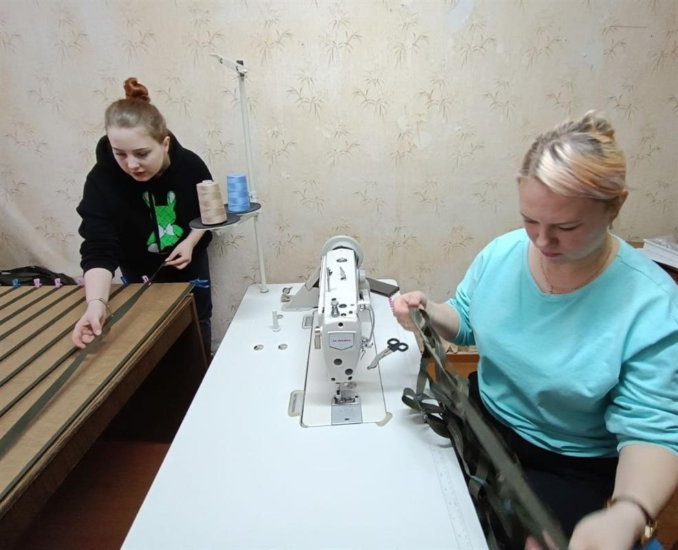 Костромские студенты начали шить эвакуационные носилки для бойцов СВО
