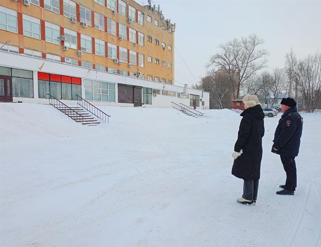 Автоинспекторы и общественники проверили места катания юных костромичей с горок