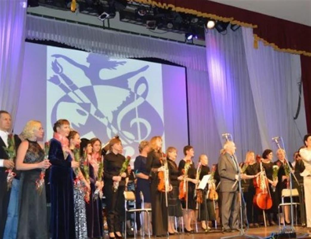 «Дарим искусство каждому сердцу»: фестиваль исполнительского мастерства в Костроме 

