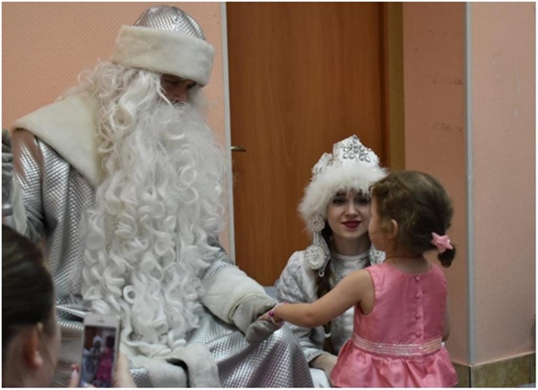 В канун Нового года костромичи могут подарить праздник особенным детям