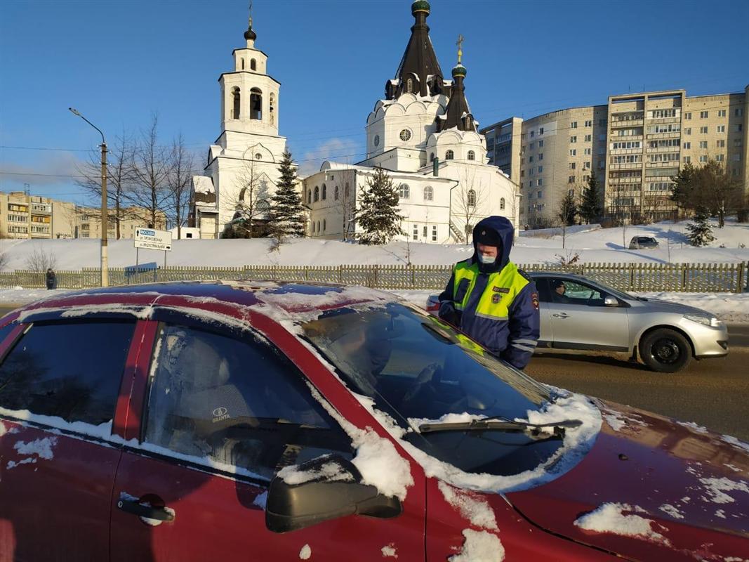 В новогодние каникулы 77 костромских автолюбителей лишились водительских прав
