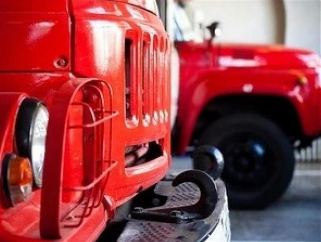 «Легковушка» с людьми съехала с пирса в Волгу в Костромской области
