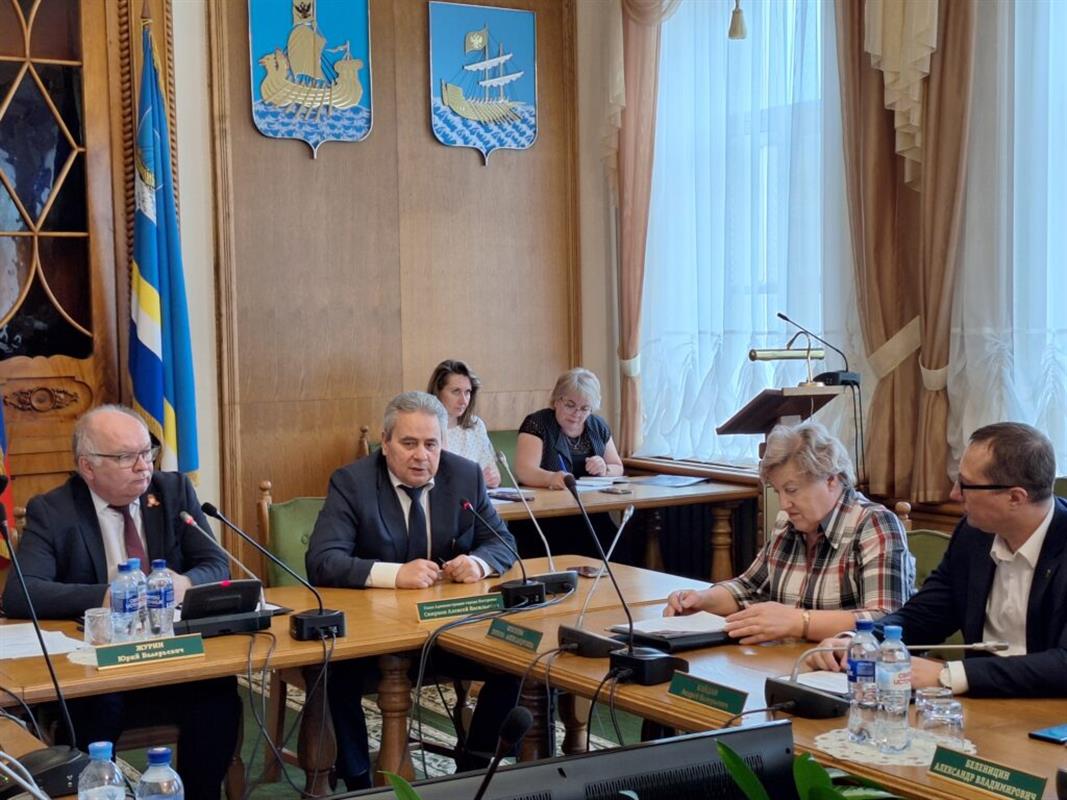 Глава Алексей Смирнов представил отчёт о работе администрации Костромы за пять лет