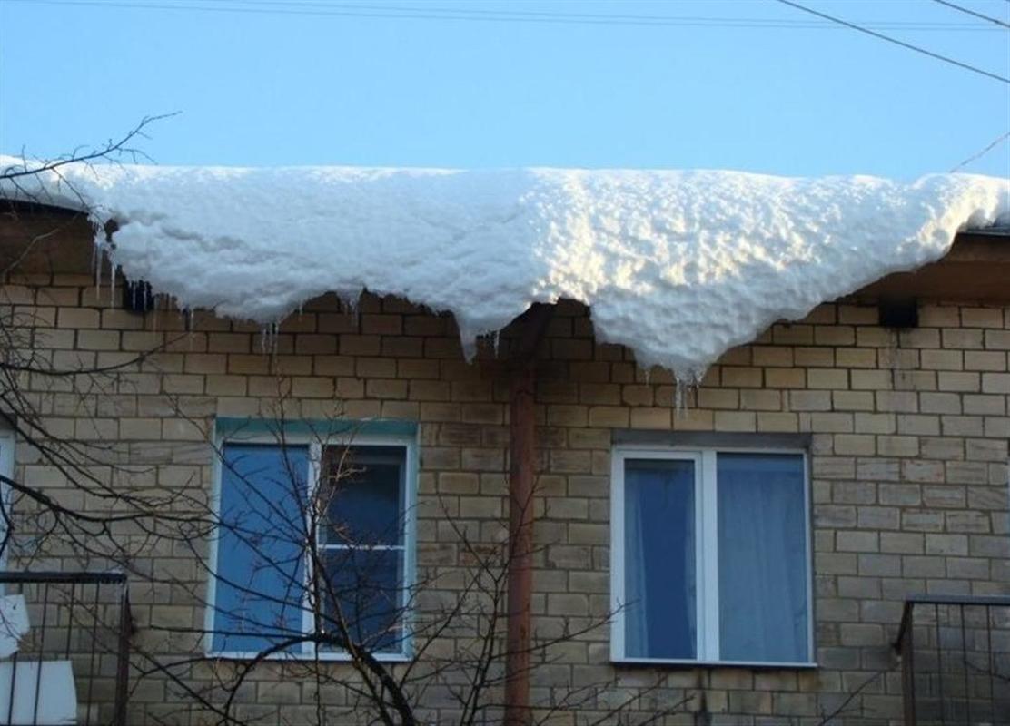 В Костроме усилен контроль за уборкой снега во дворах 