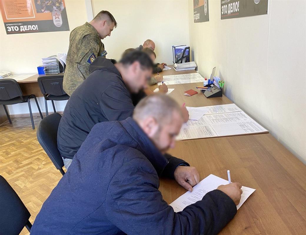 Для защиты интересов Родины: костромичи поступают на военную службу по контракту 