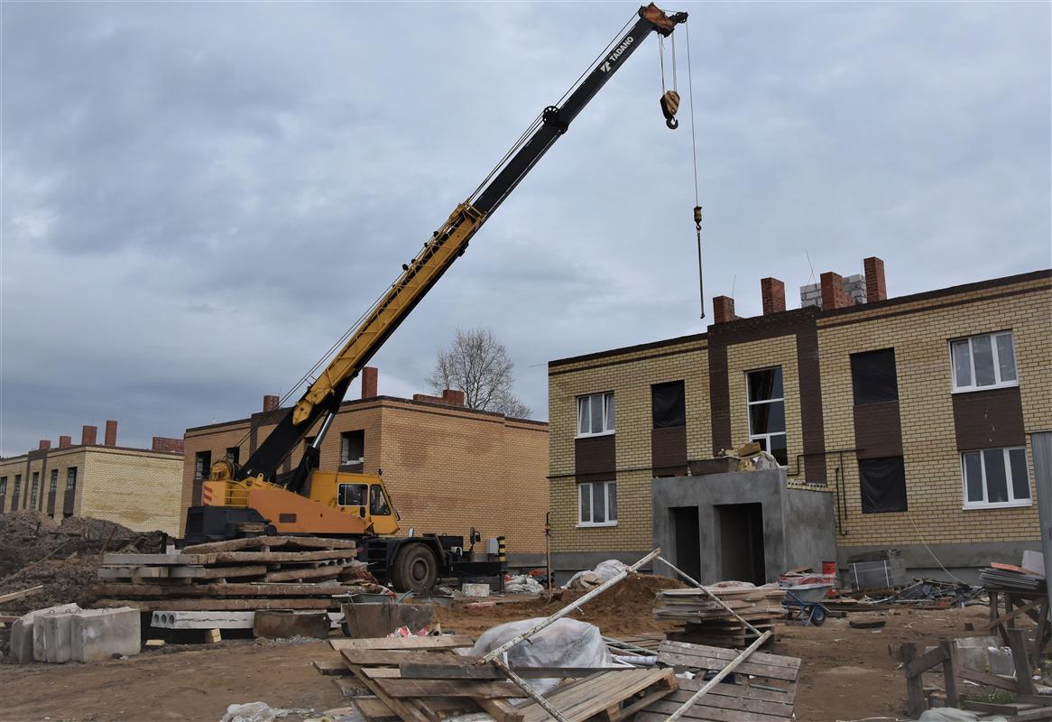 Строительство пяти домов для детей-сирот в Костроме идет полным ходом