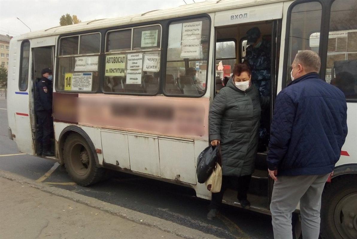 В Костроме продолжаются  проверки соблюдения «масочного режима» 